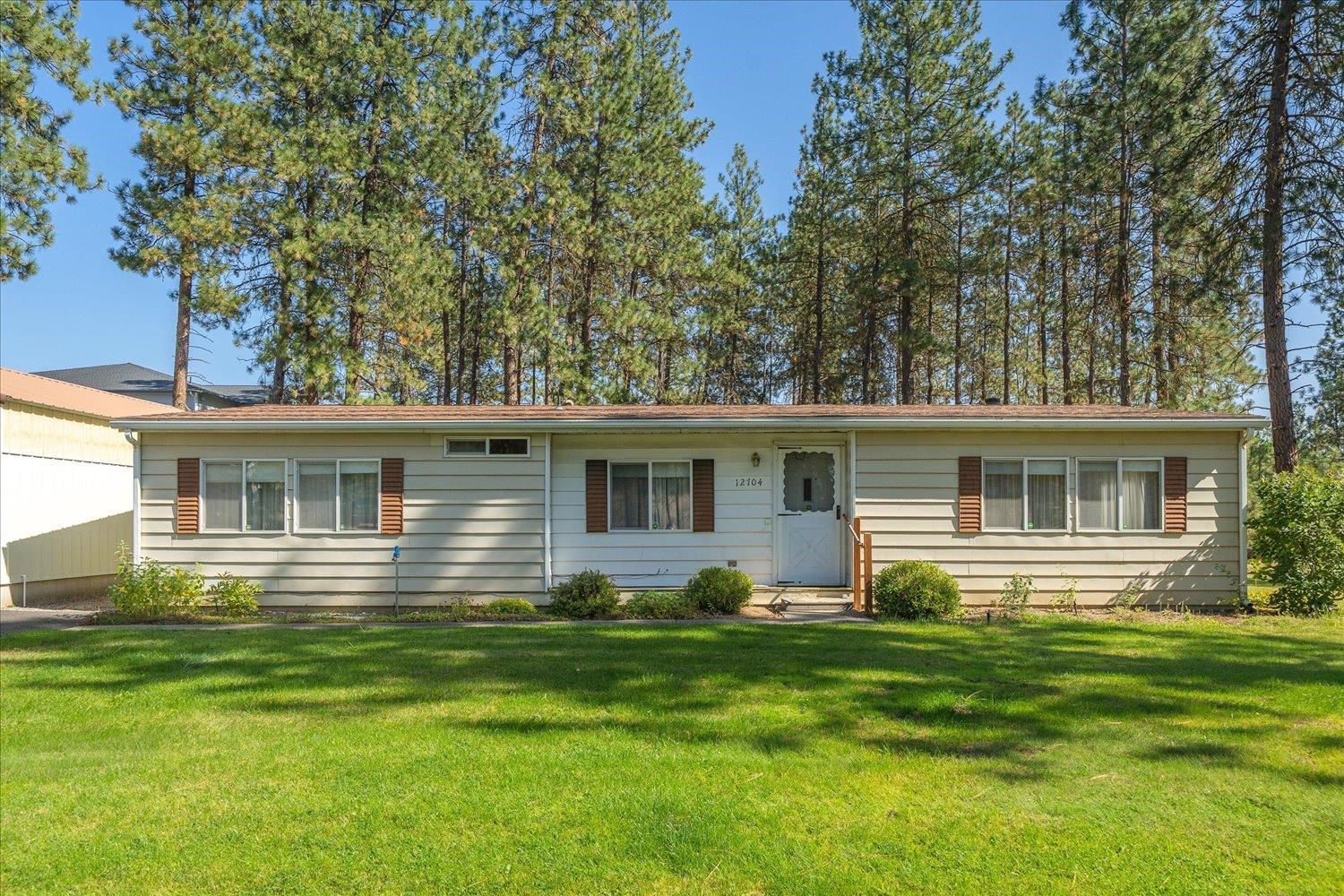 12704 North Ruby Road Spokane, WA 99218 - Photo 2 of 33