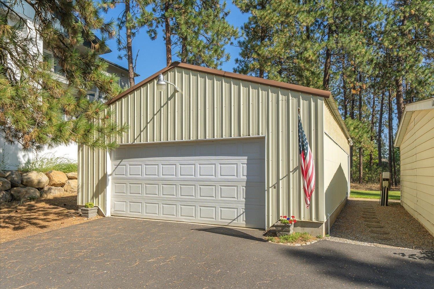 12704 North Ruby Road Spokane, WA 99218 - Photo 31 of 33