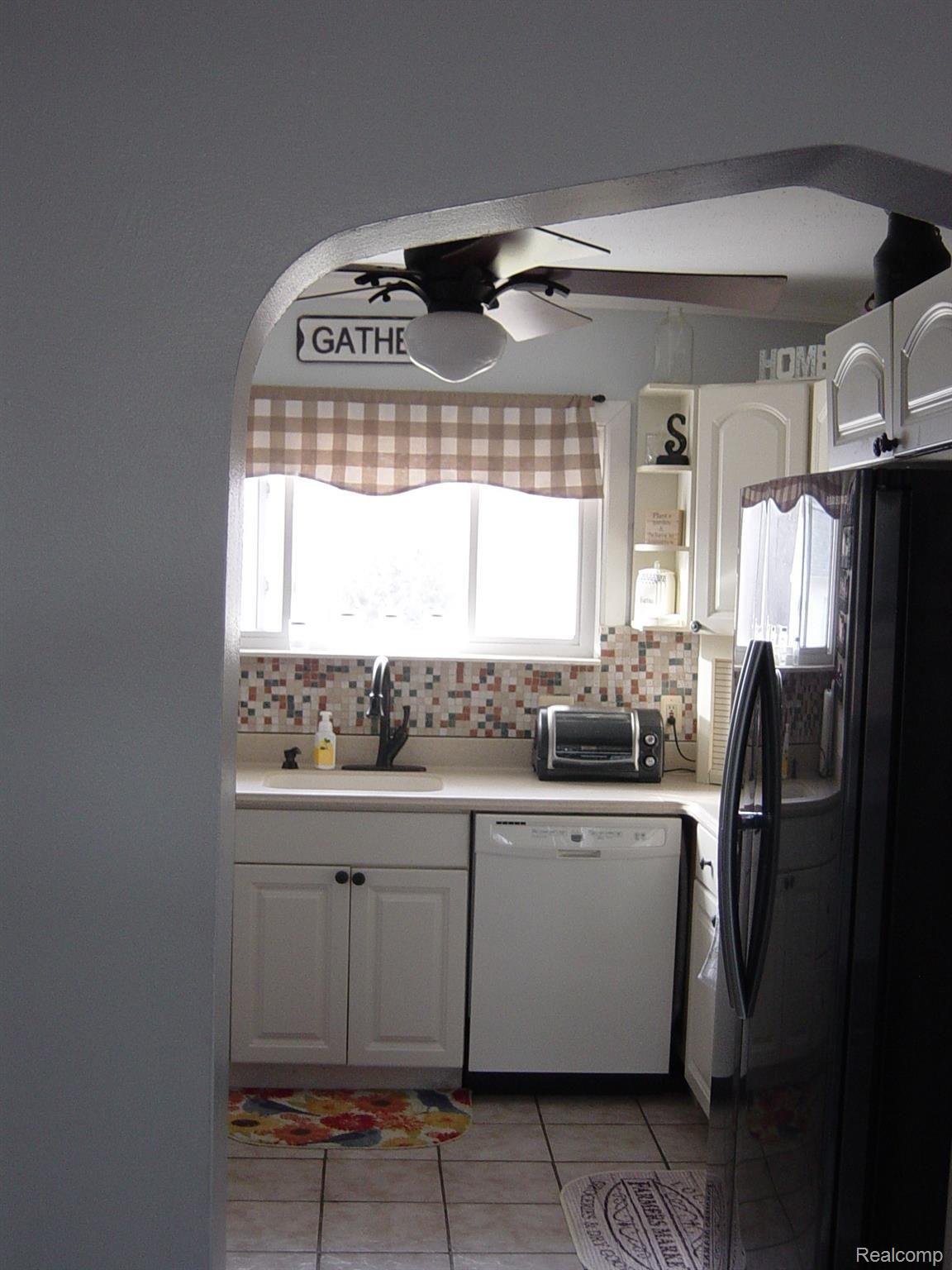 30040 Fort Road Rockwood, MI 48173 - Photo 22 of 27 DSC00047.JPG