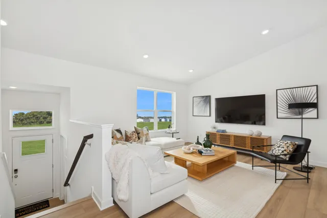 $374,984 | 822 Erickson Lane, Buffalo, MN 55313