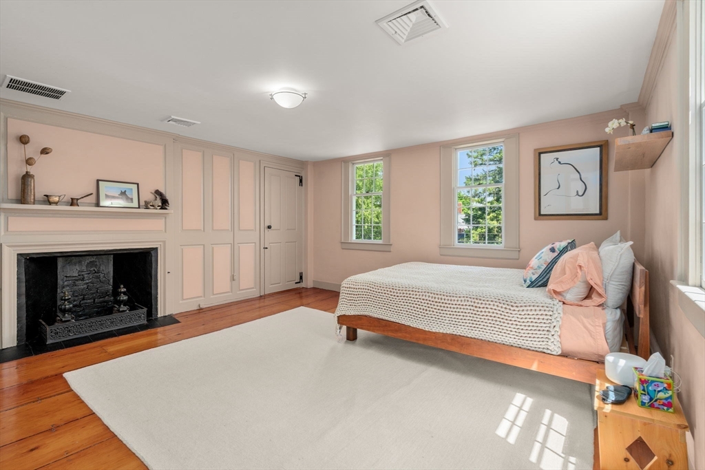 391 Dedham Street Newton, MA 02459 - Photo 15 of 29