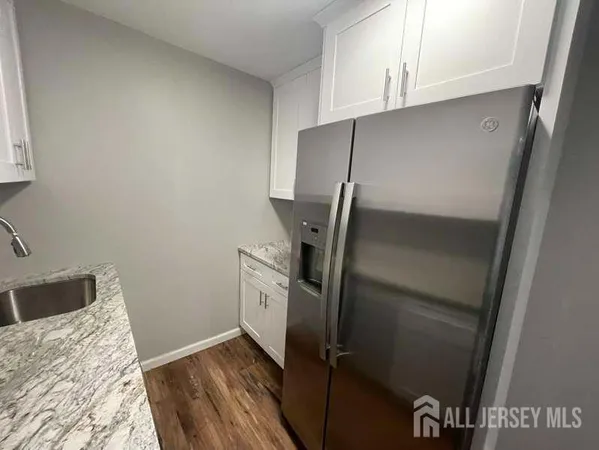 $290,000 | 432 College Drive, Unit 432, Edison, NJ 08817