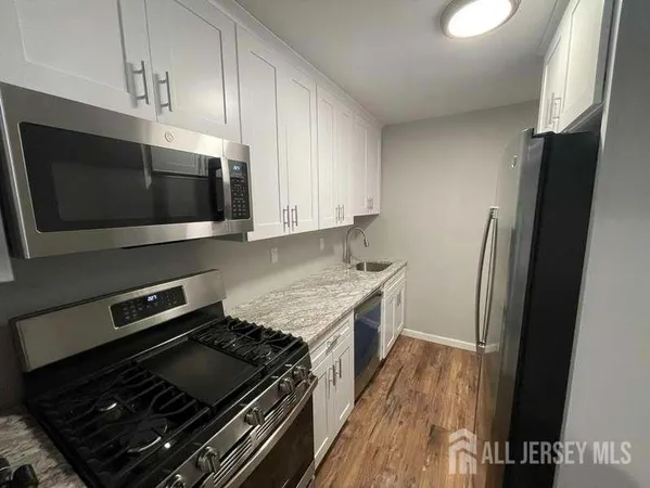 $290,000 | 432 College Drive, Unit 432, Edison, NJ 08817