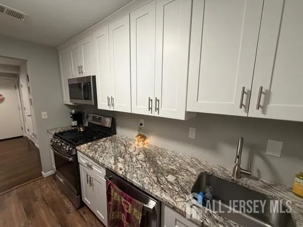 $290,000 | 432 College Drive, Unit 432, Edison, NJ 08817