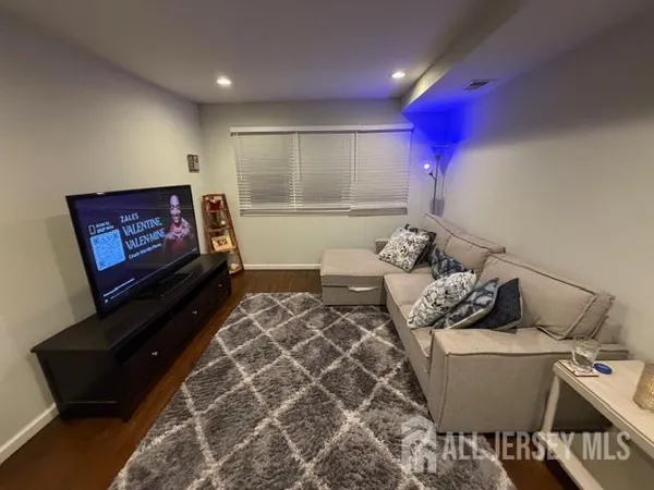 $290,000 | 432 College Drive, Unit 432, Edison, NJ 08817