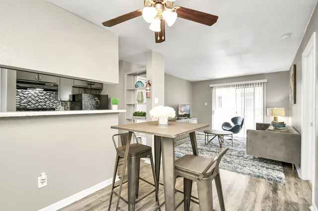 $860 | 12211 Fondren Road, Unit 302, Houston, TX 77035