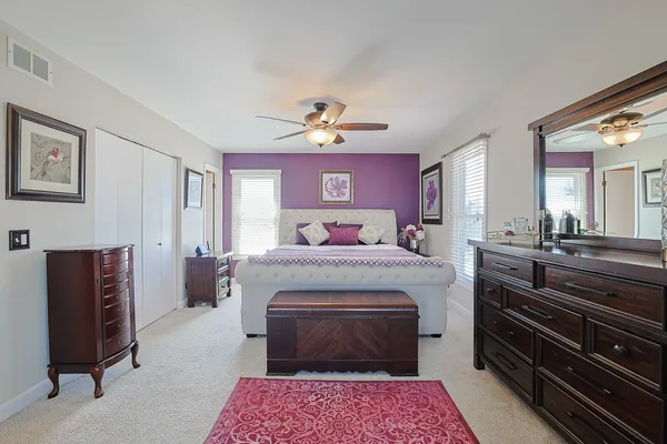 $699,900 | 229 Tudor Lane, Schaumburg, IL 60193