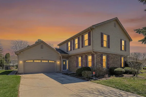 $699,900 | 229 Tudor Lane, Schaumburg, IL 60193
