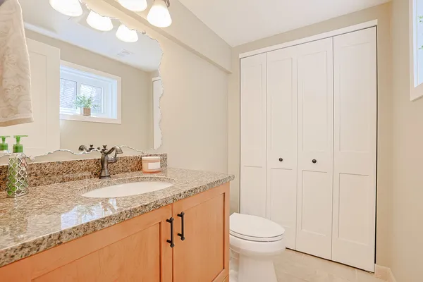 $699,900 | 229 Tudor Lane, Schaumburg, IL 60193