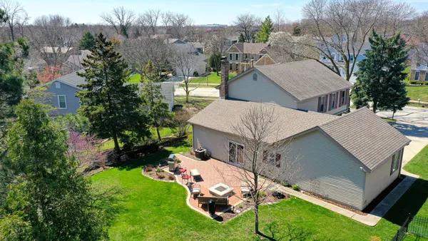 $699,900 | 229 Tudor Lane, Schaumburg, IL 60193