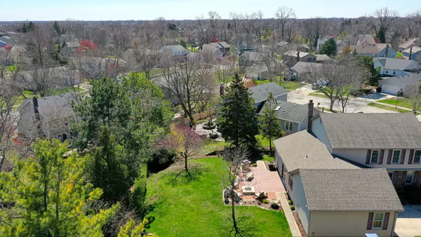 $699,900 | 229 Tudor Lane, Schaumburg, IL 60193