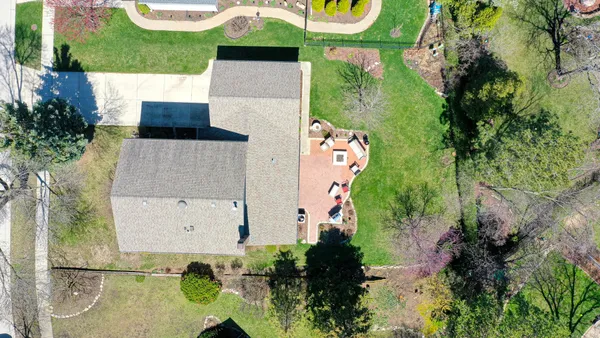$699,900 | 229 Tudor Lane, Schaumburg, IL 60193