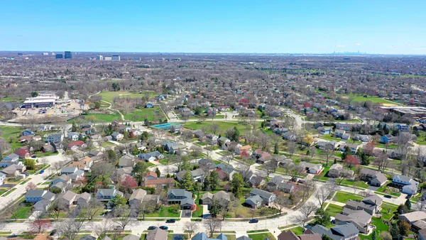 $699,900 | 229 Tudor Lane, Schaumburg, IL 60193