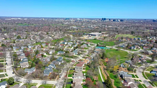 $699,900 | 229 Tudor Lane, Schaumburg, IL 60193