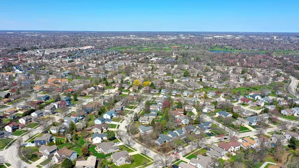 $699,900 | 229 Tudor Lane, Schaumburg, IL 60193