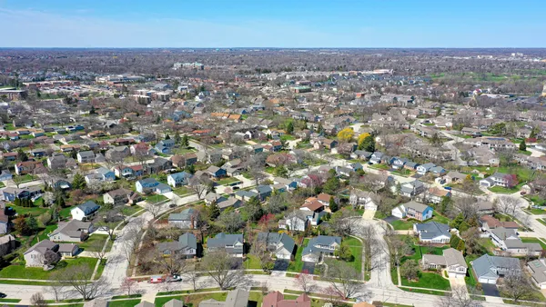 $699,900 | 229 Tudor Lane, Schaumburg, IL 60193