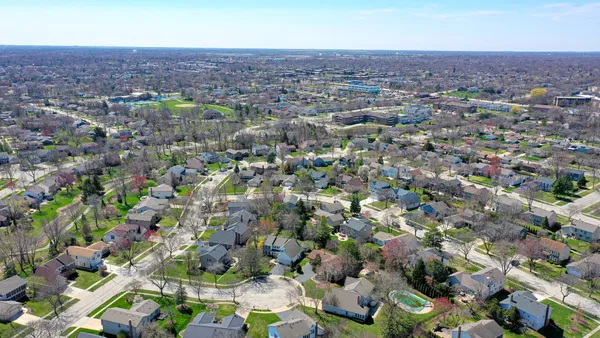 $699,900 | 229 Tudor Lane, Schaumburg, IL 60193