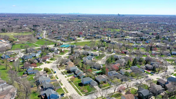 $699,900 | 229 Tudor Lane, Schaumburg, IL 60193