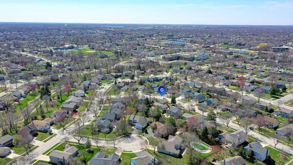 $699,900 | 229 Tudor Lane, Schaumburg, IL 60193