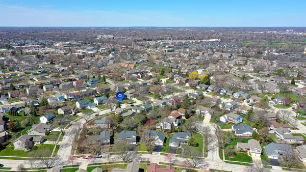 $699,900 | 229 Tudor Lane, Schaumburg, IL 60193