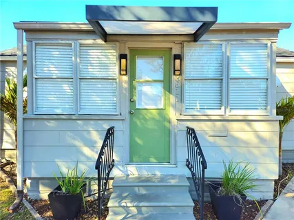a view of entryway door front of house