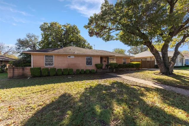 $325,000 | 3706 Kimballdale Drive, Dallas, TX 75233