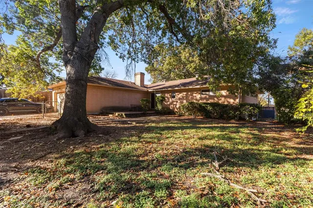 $325,000 | 3706 Kimballdale Drive, Dallas, TX 75233