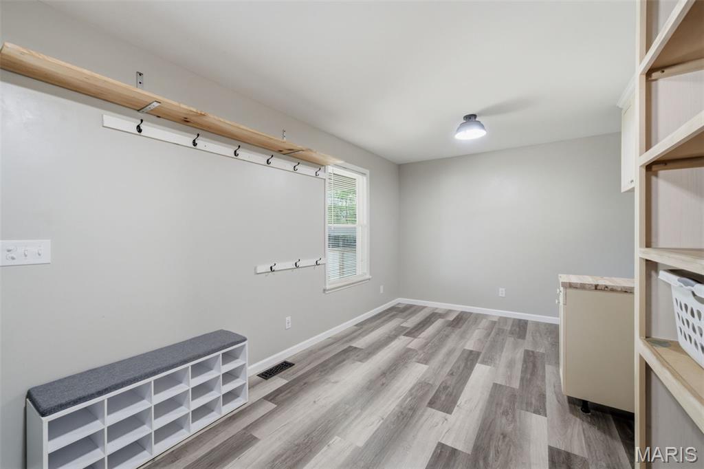 1800 Patterson Road Florissant, MO 63031 - Photo 20 of 43