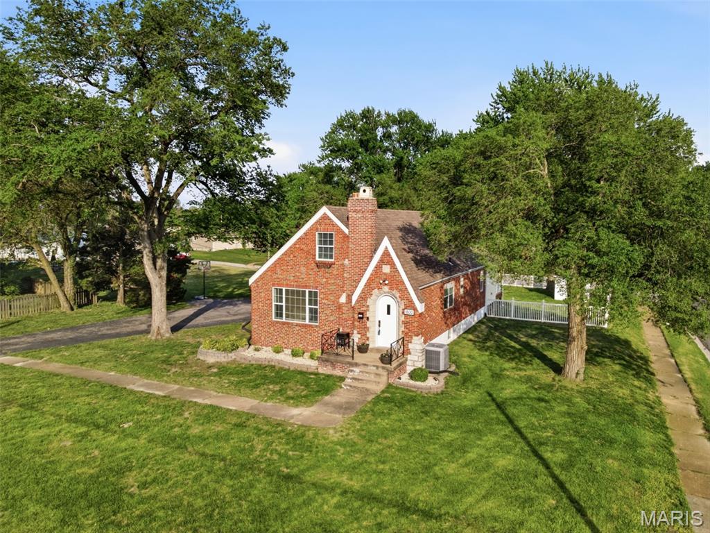 1800 Patterson Road Florissant, MO 63031 - Photo 2 of 43