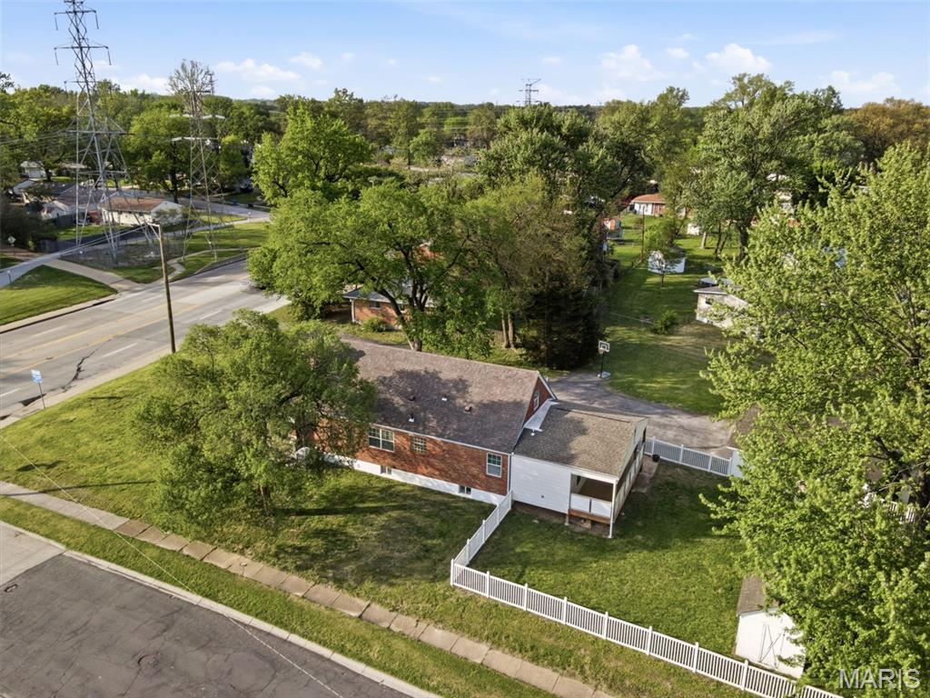 1800 Patterson Road Florissant, MO 63031 - Photo 3 of 43