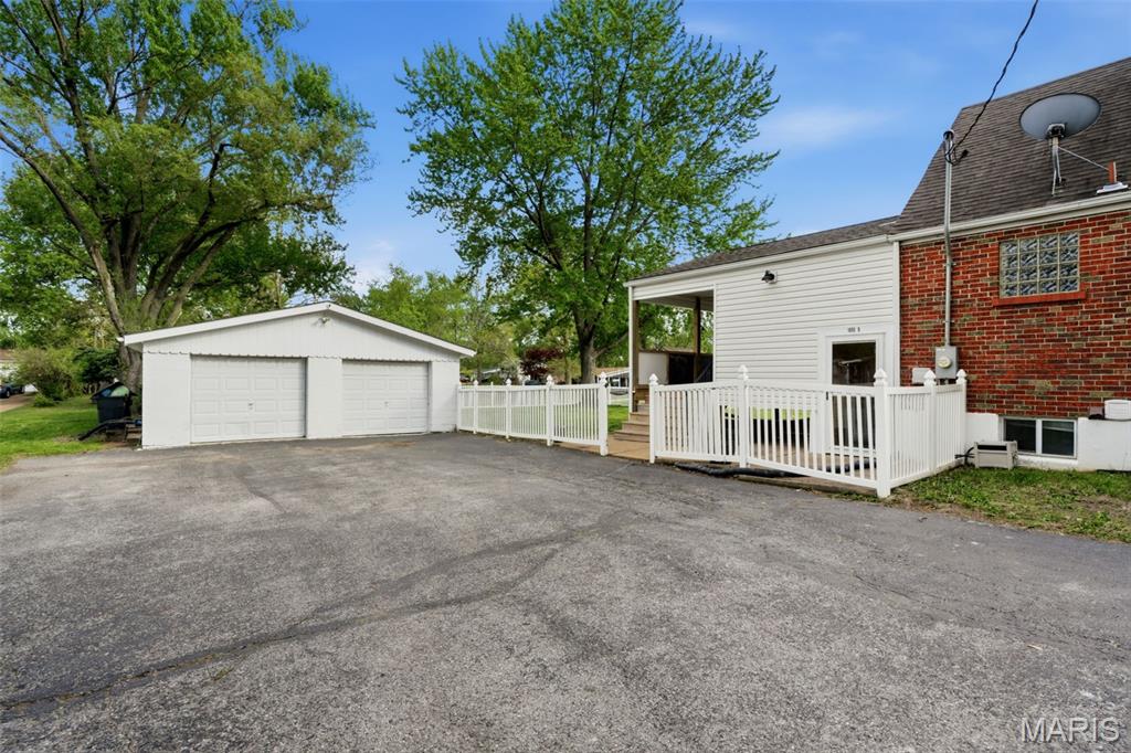 1800 Patterson Road Florissant, MO 63031 - Photo 35 of 43