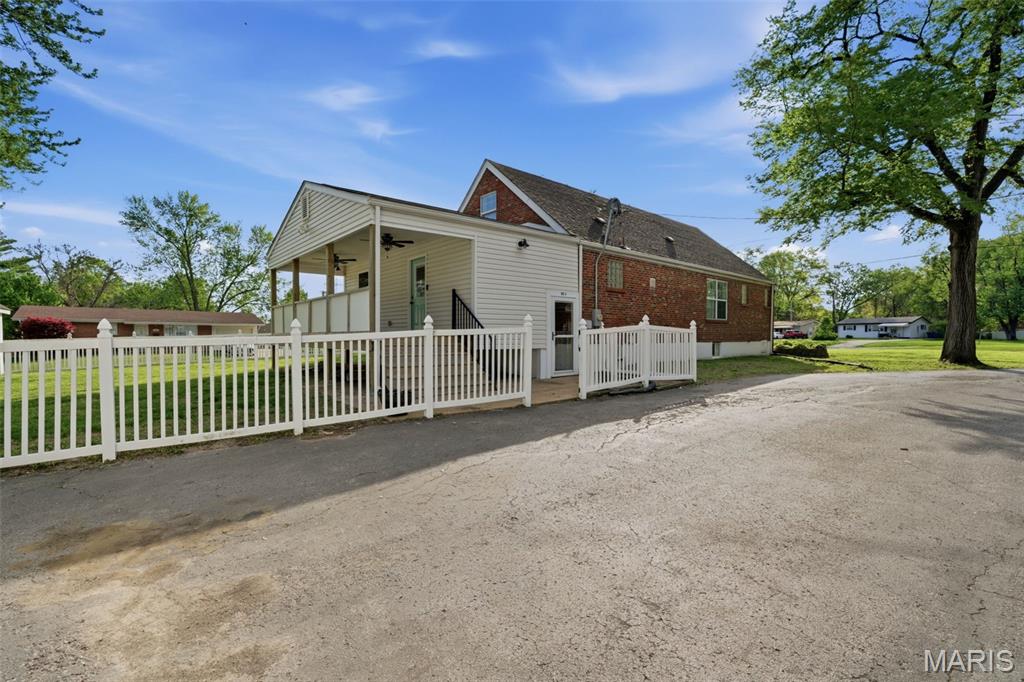 1800 Patterson Road Florissant, MO 63031 - Photo 36 of 43