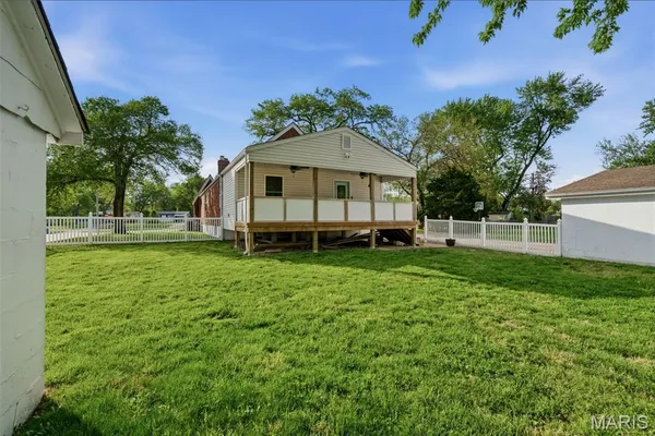 $250,000 | 1800 Patterson Road, Florissant, MO 63031