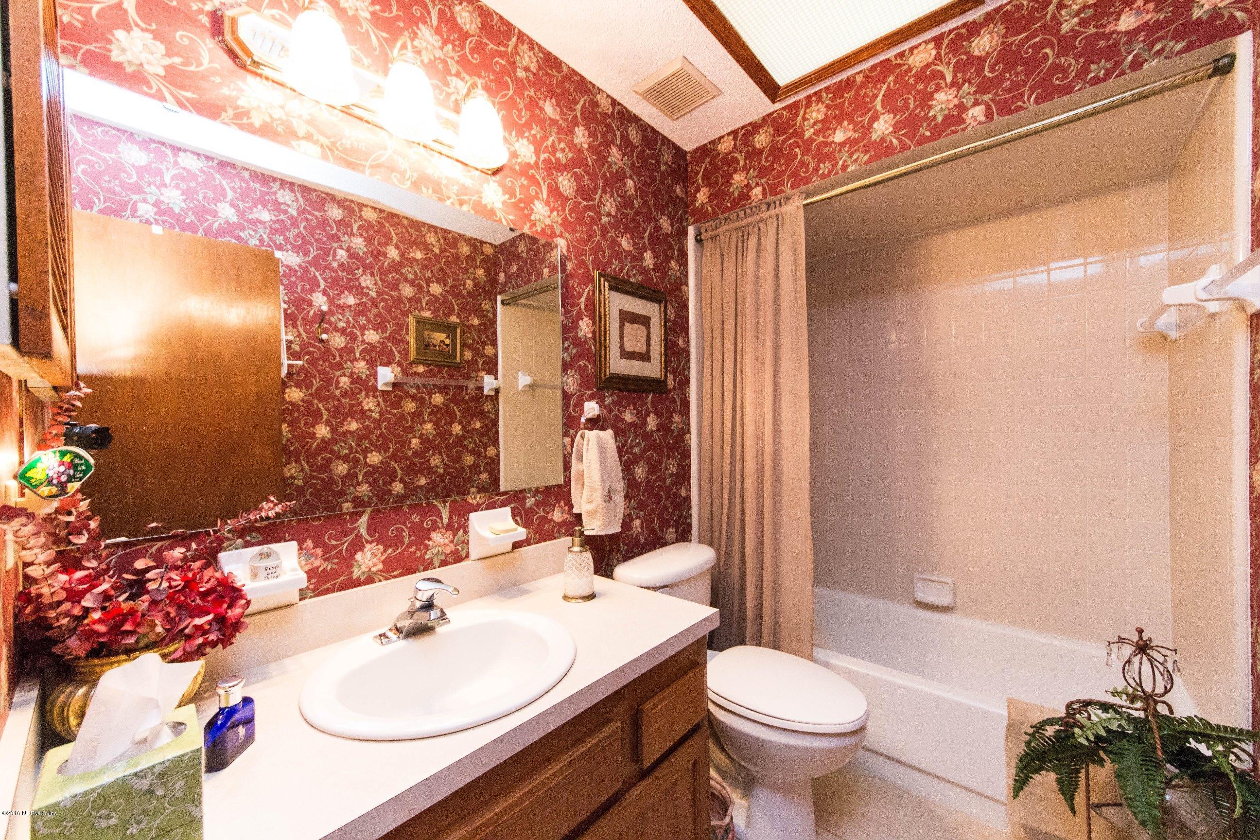 4448 Thicket Ridge Lane Jacksonville, FL 32258 - Photo 25 of 37 2nd Bathroom