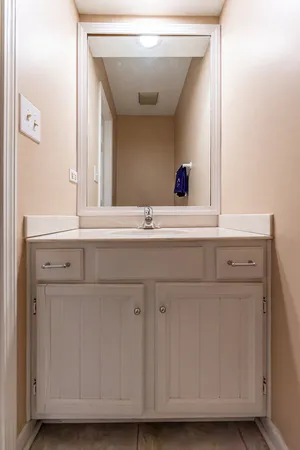 $530,000 | 1122 Creekside Drive, Wheaton, IL 60189