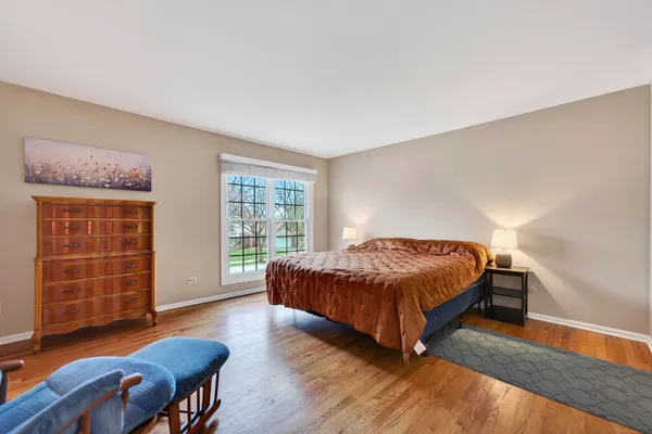 $530,000 | 1122 Creekside Drive, Wheaton, IL 60189