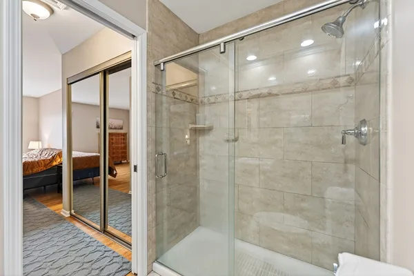 $530,000 | 1122 Creekside Drive, Wheaton, IL 60189