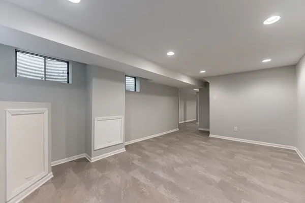 $530,000 | 1122 Creekside Drive, Wheaton, IL 60189