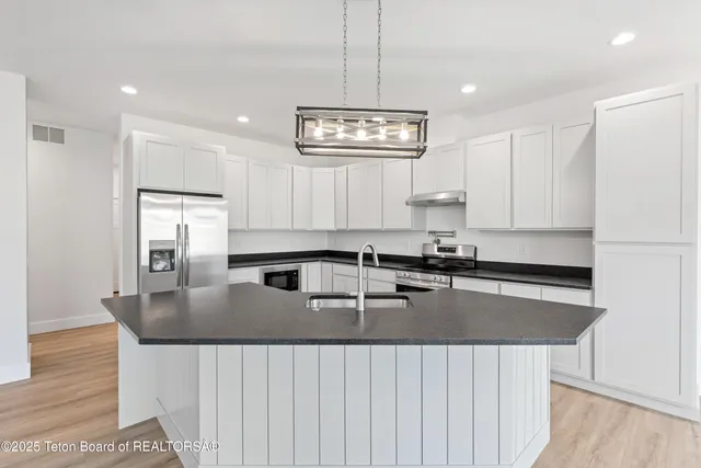 $895,000 | 65 Caribou Peak Loop, Etna, WY 83118