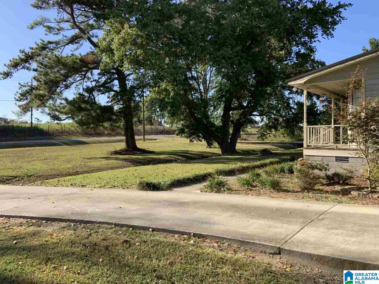 2431 Oneonta Cut-Off Road Albertville, AL 35950 - Photo 2 of 27