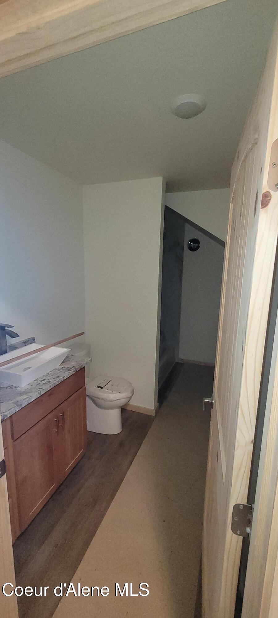 45 Waterside Lane Sagle, ID 83860 - Photo 16 of 33 Upper west lower-level 2nd bath