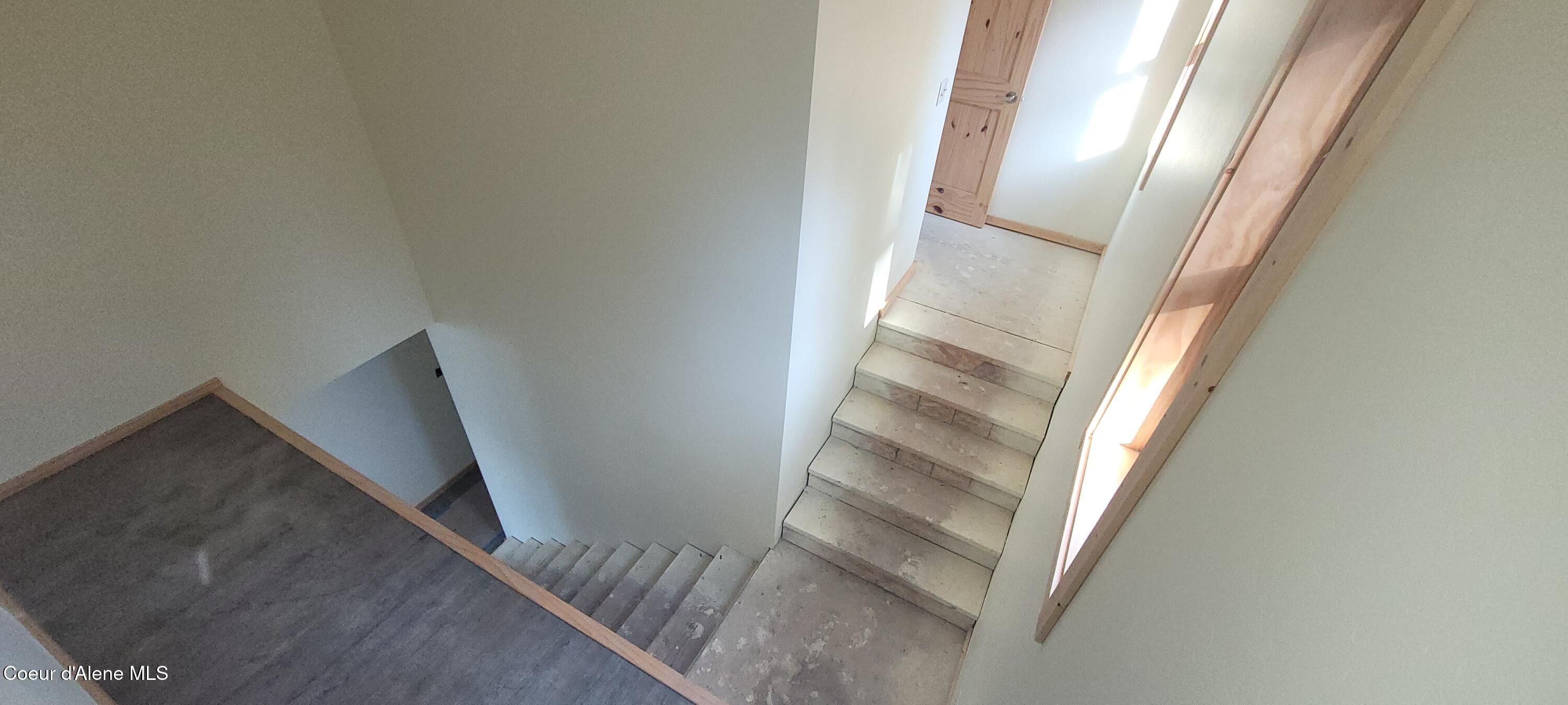 45 Waterside Lane Sagle, ID 83860 - Photo 17 of 33 Upper west stairway to 2nd level