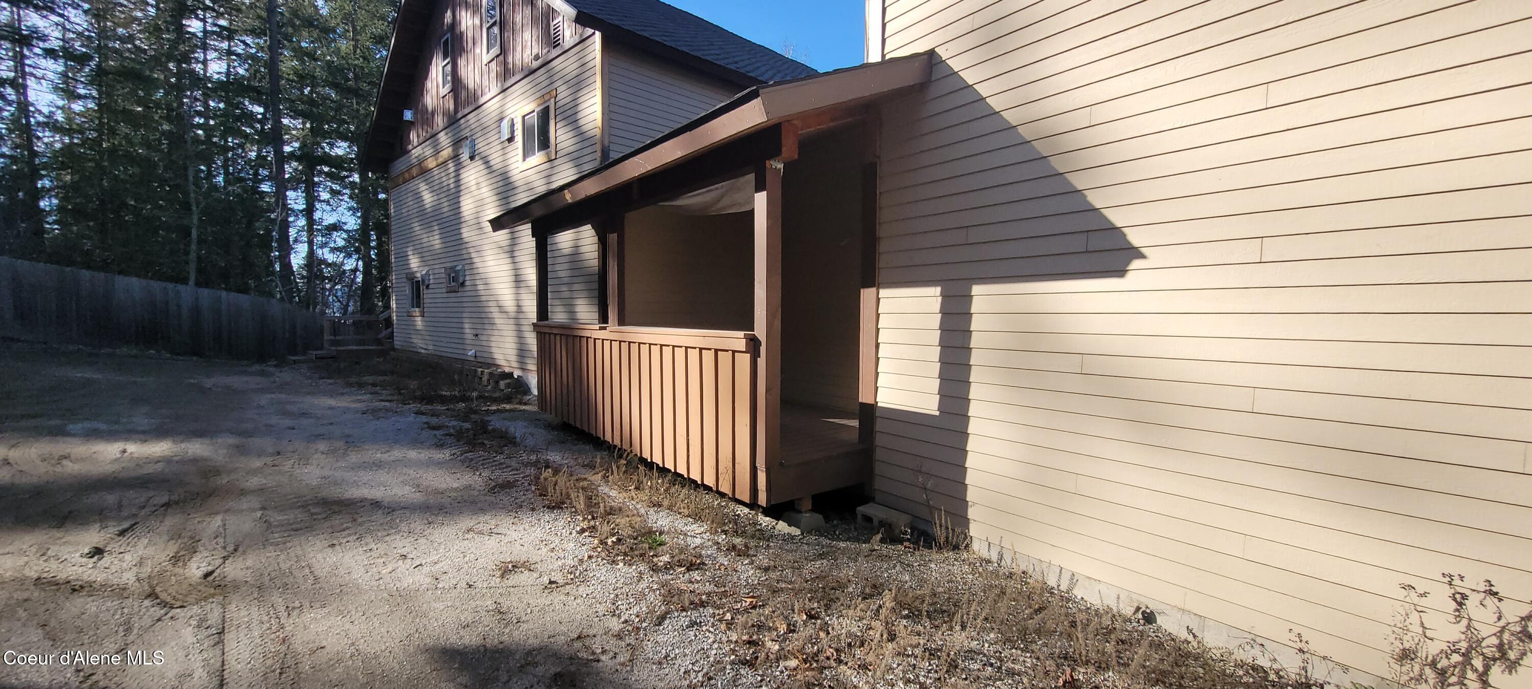 45 Waterside Lane Sagle, ID 83860 - Photo 26 of 33 Entry to both lower units