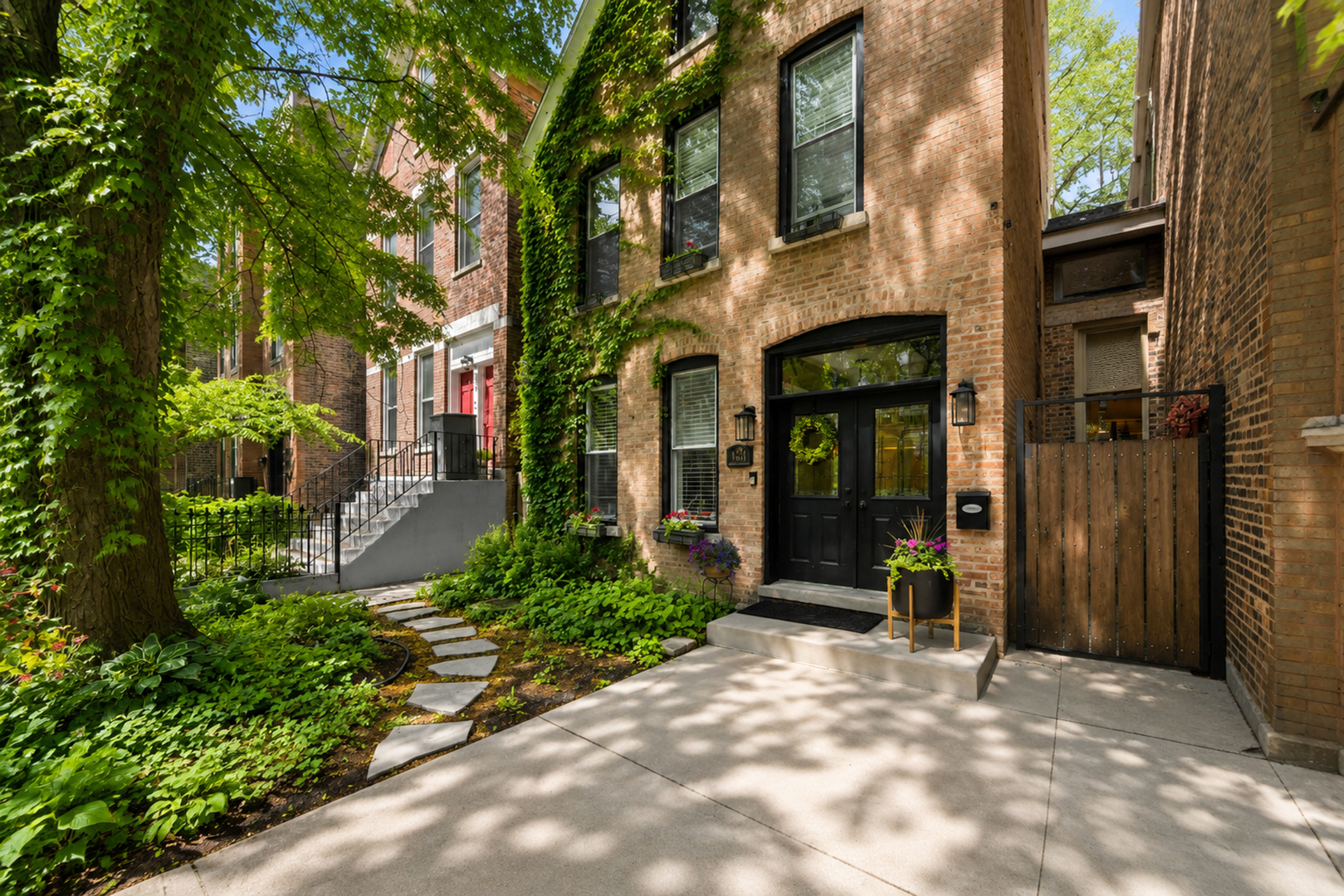706 South Ada Street Chicago, IL 60607 - Photo 1 of 30