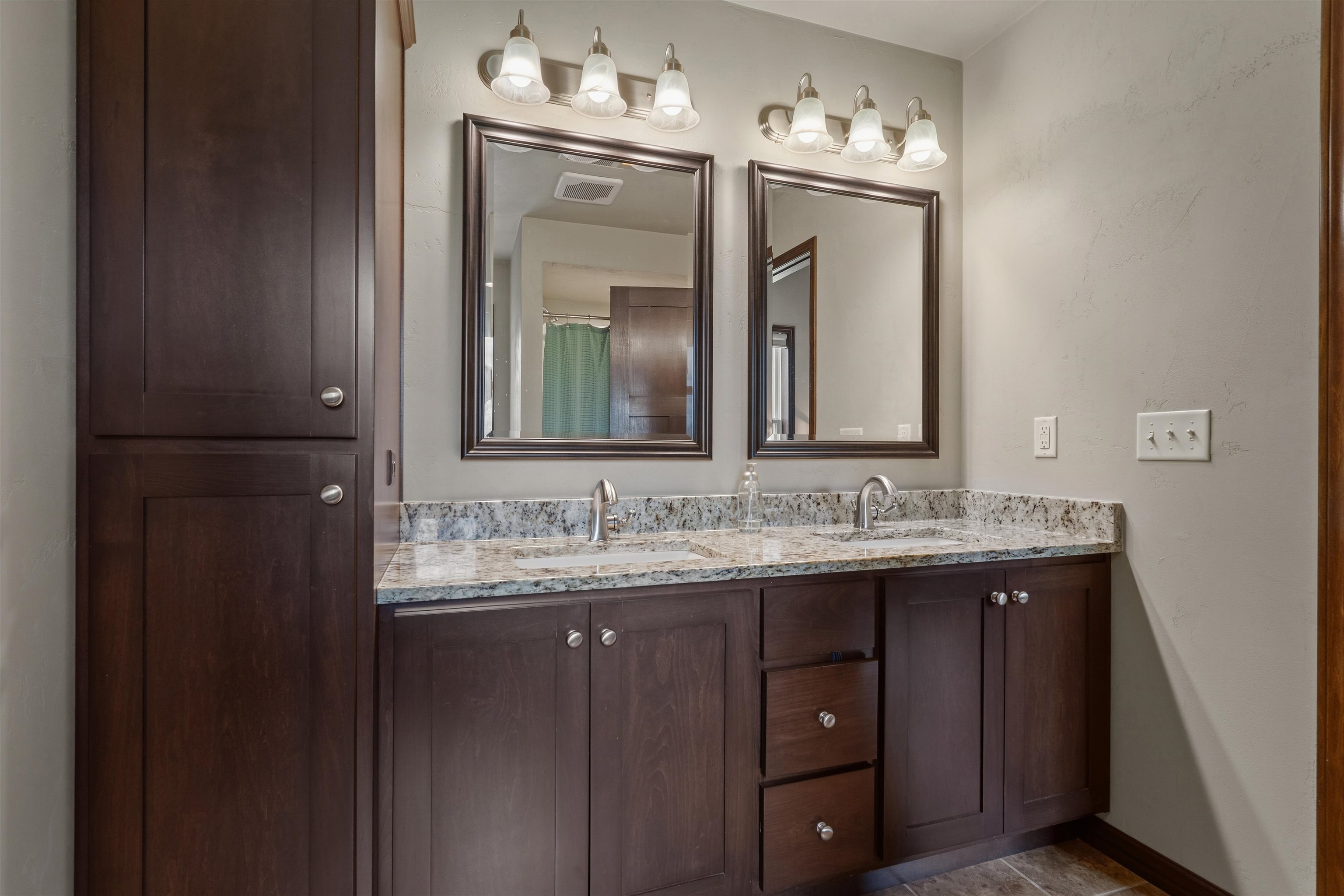 2078 West Sugar Court Appleton, WI 54913 - Photo 18 of 57