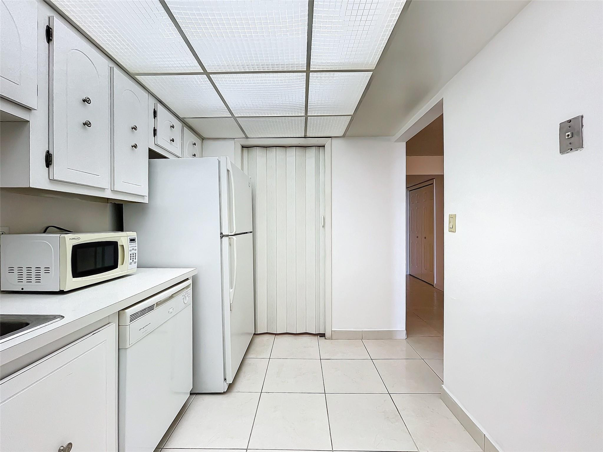 16300 Golf Club Road, Unit 809 Weston, FL 33326 - Photo 13 of 42 Photo 13