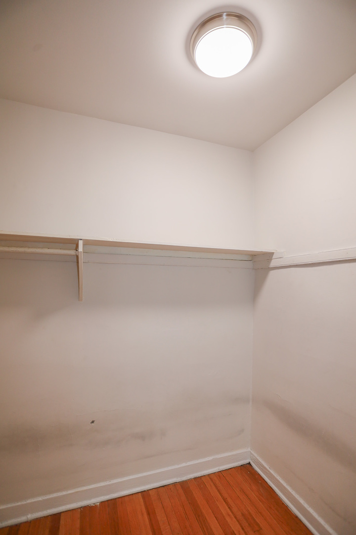 5726 South Blackstone Avenue, Unit 1E Chicago, IL 60637 - Photo 4 of 8