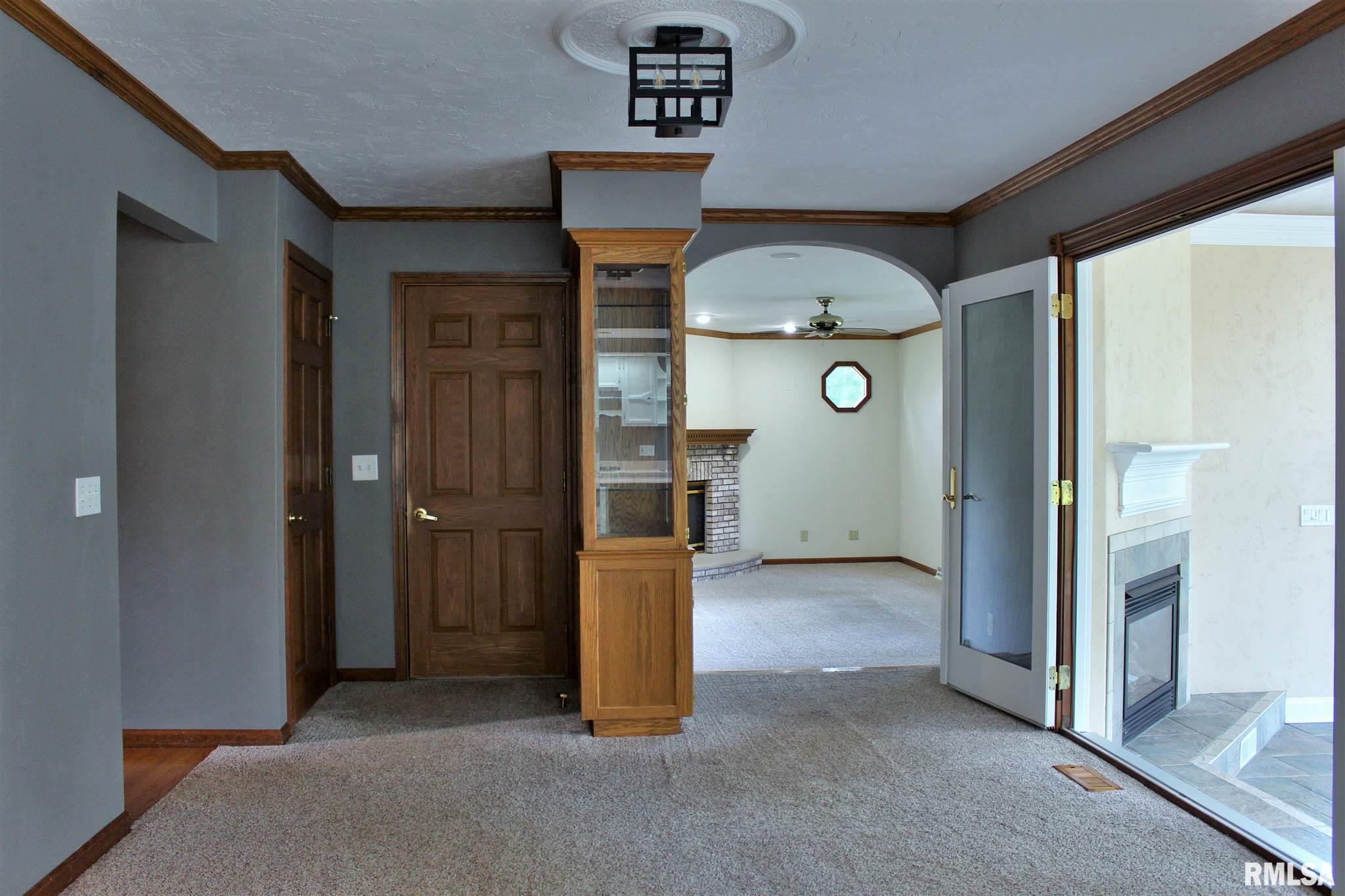 5520 Clemons Road Bettendorf, IA 52722 - Photo 11 of 37 Gallery Image 11