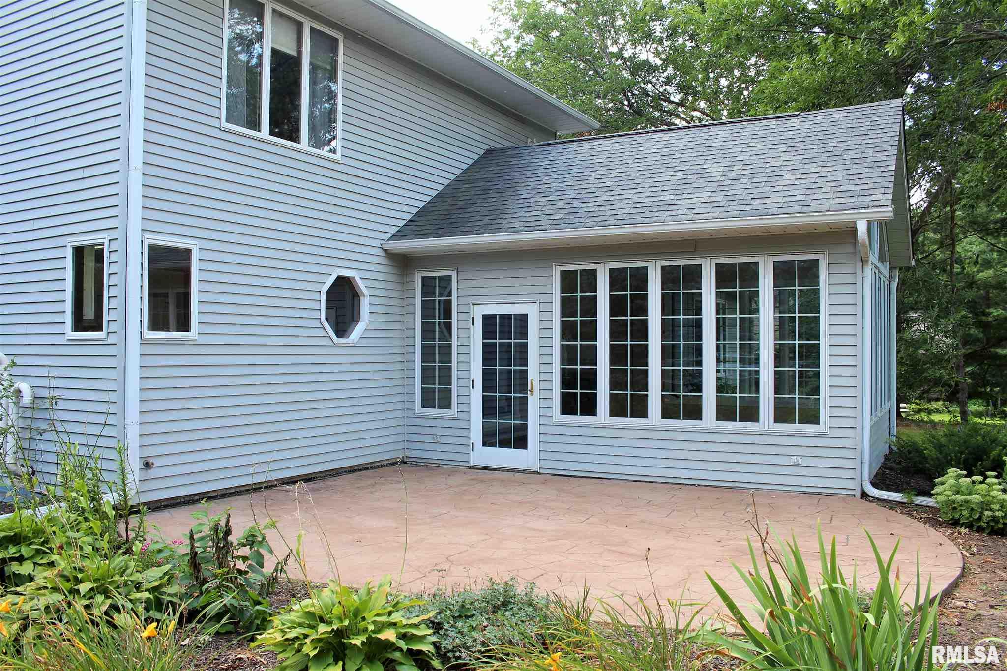 5520 Clemons Road Bettendorf, IA 52722 - Photo 30 of 37 Gallery Image 30