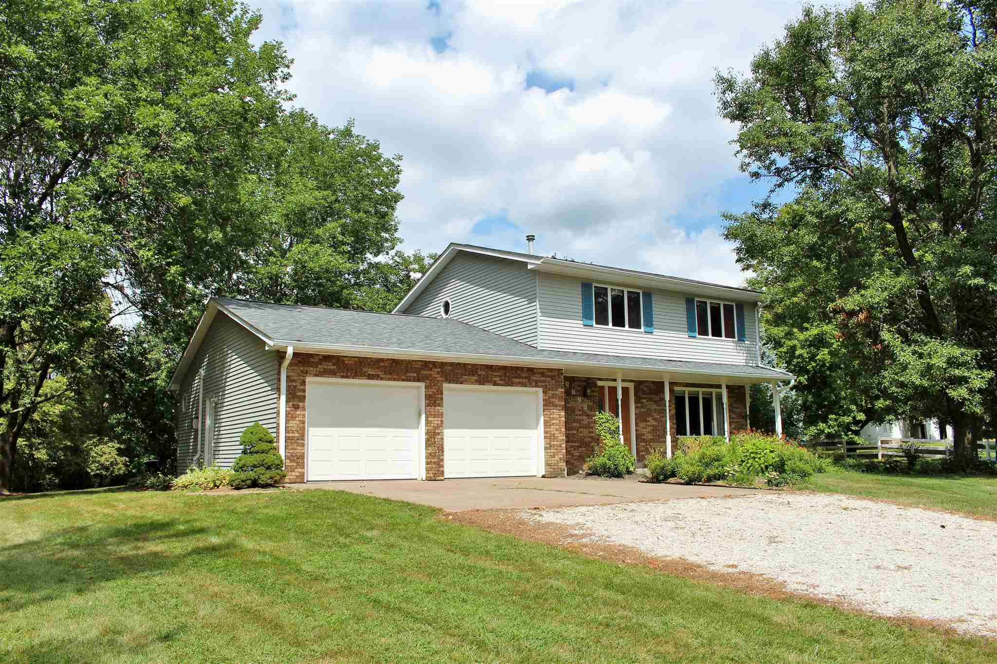 5520 Clemons Road Bettendorf, IA 52722 - Photo 4 of 37 Gallery Image 4